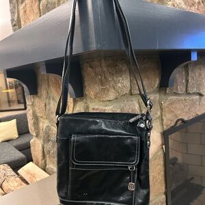 Giani Bernini Elegant Black Leather Messenger Bag for Men Very Clean minor wear!